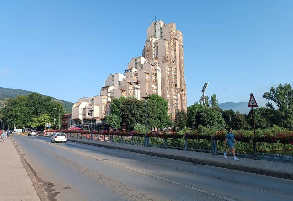 Danas komemoracija i zajednička dženaza za petero zeničkih planinara, Dan žalosti u Zenici